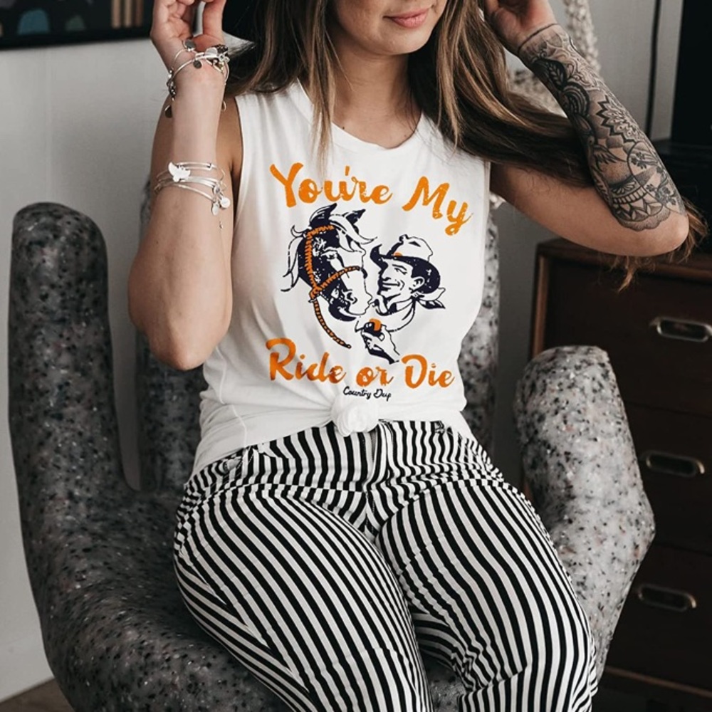 Medium white rodeo tank top with cowboy and horse. NEVER WORN